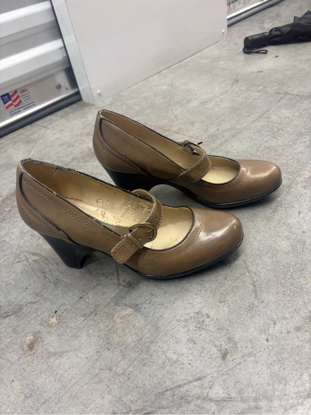 Leather Pumps With Wedge Heel Tan Shade Size 9